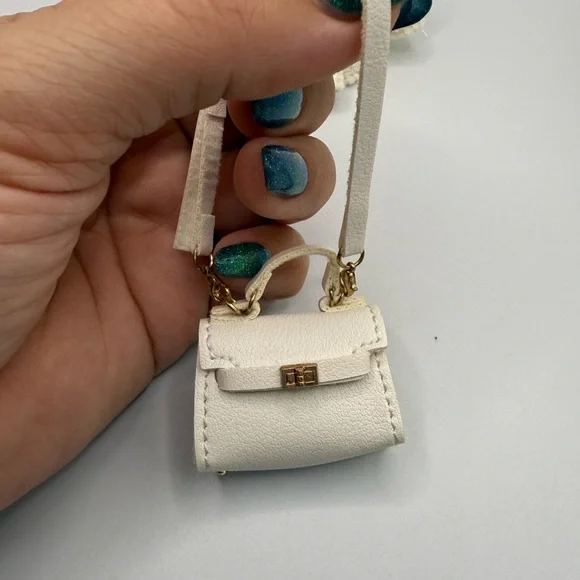 Labubu outfit, dress, headband and handbag. (Doll not included) - Picture 3 of 6